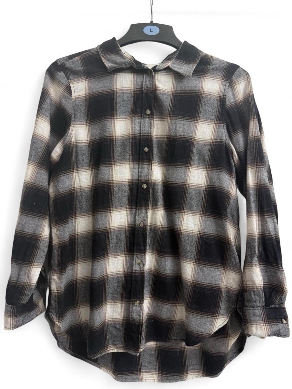 H&M Black and White Plaid Long Sleeve Button-Down Shirt #flannel #fall